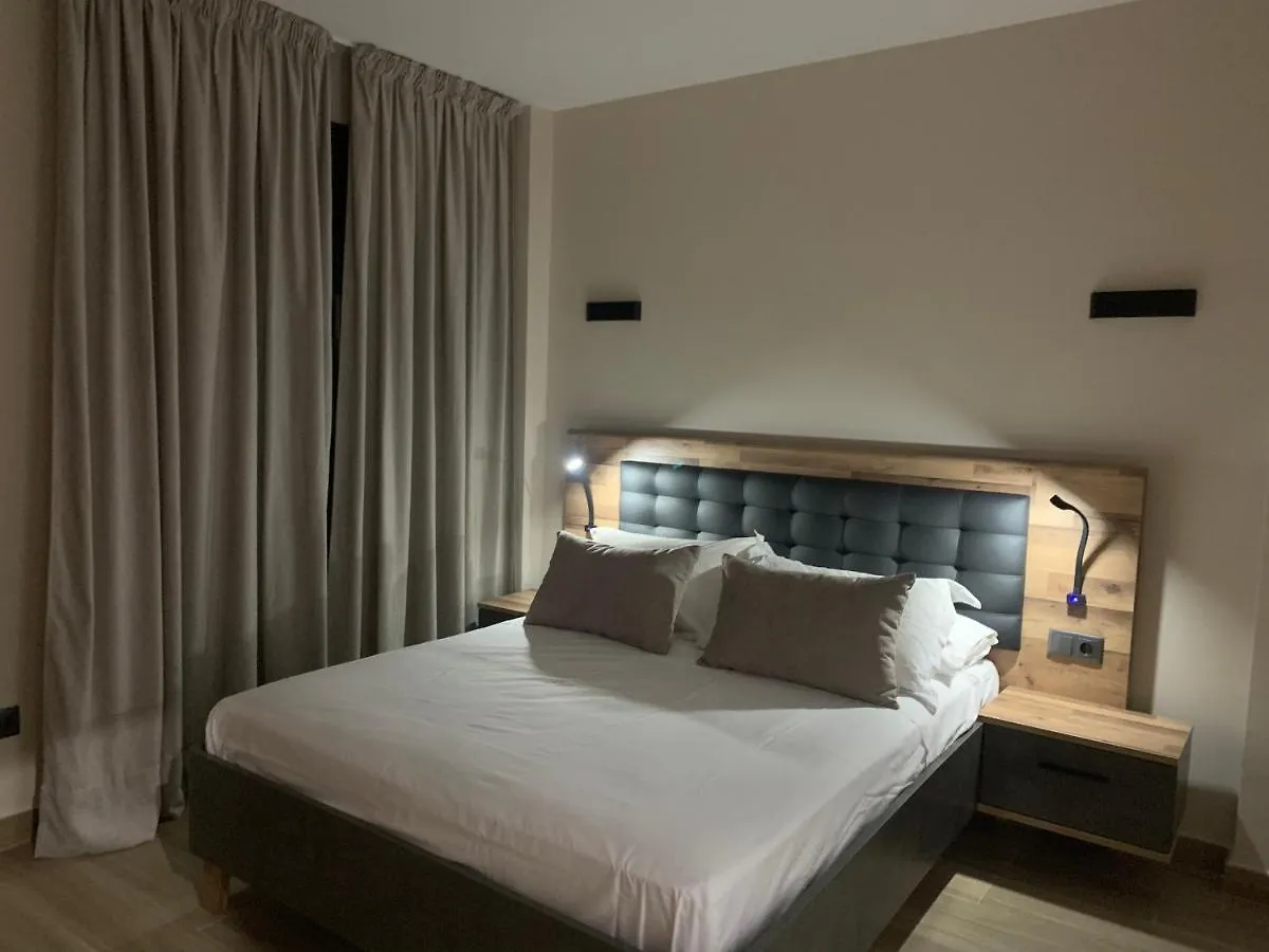 Nerjarooms 2*, Nerja