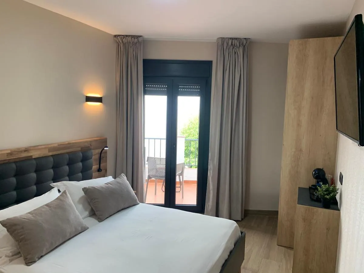 Nerjarooms 2*, Nerja